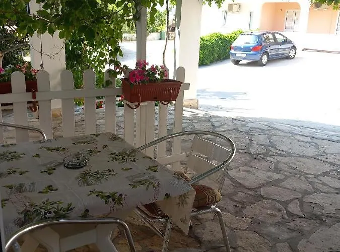 Apartman With Parking Space Pag - 18325 *