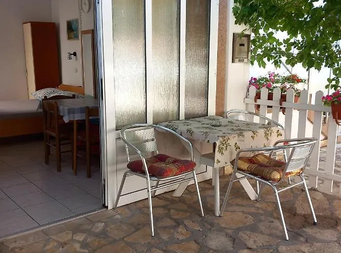 Apartman With Parking Space Pag - 18325